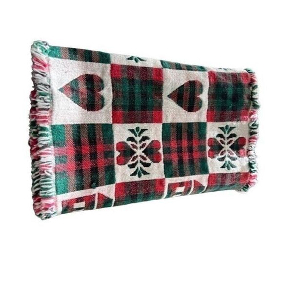 Vintage heart tapestry tree Table Runner - Picture 4 of 9